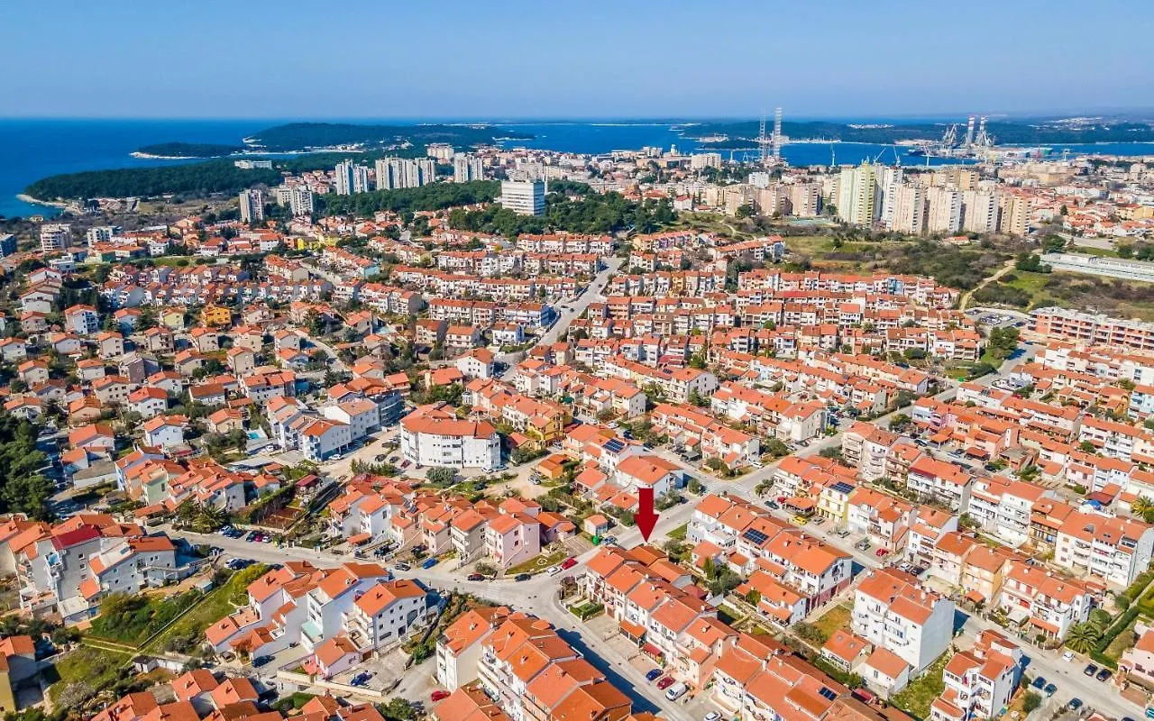 Apartment Blue Pula, New, Family Friendly, Comfortable, Free Parking And Wifi Croatia