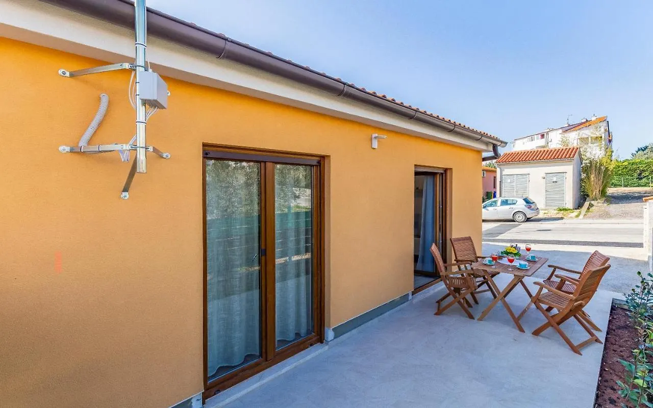 Apartment Blue Pula, New, Family Friendly, Comfortable, Free Parking And Wifi 0*, Pula Croatia