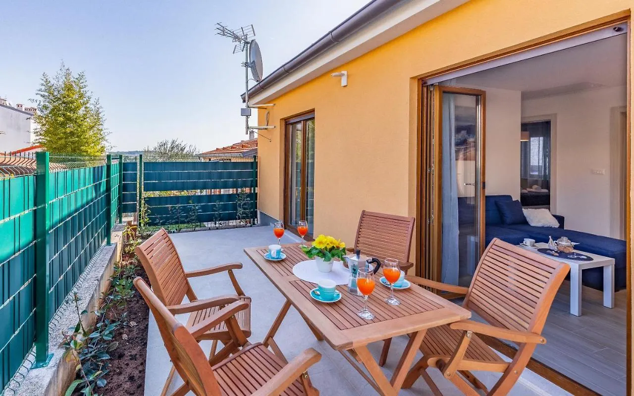 Apartment Blue Pula, New, Family Friendly, Comfortable, Free Parking And Wifi 0*, Pula